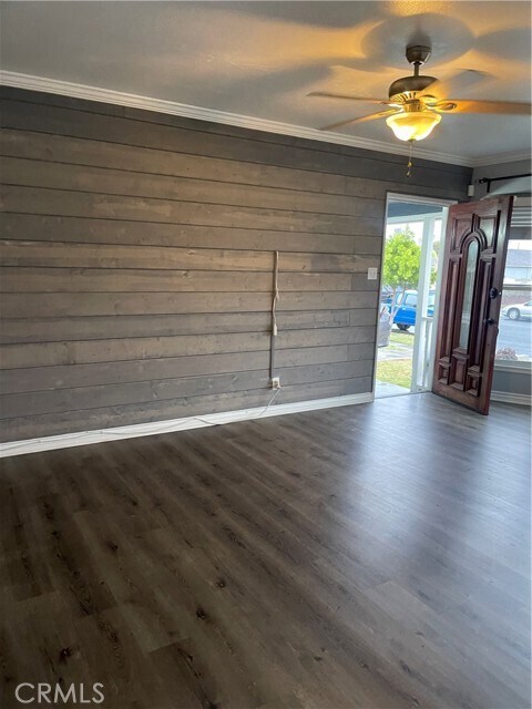 Building Photo - 813 N Tajauta Ave