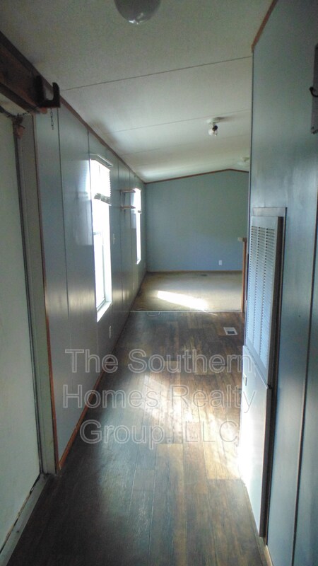 Building Photo - 121 Co Rd 177