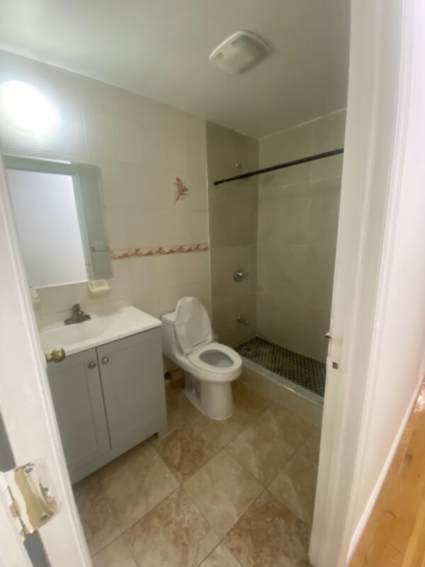 Building Photo - 82-20 Britton Ave