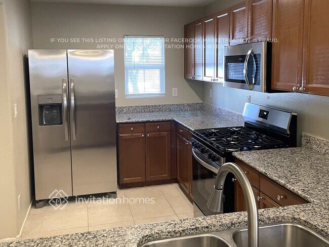 Foto del edificio - 10619 Gibbous Moon Dr