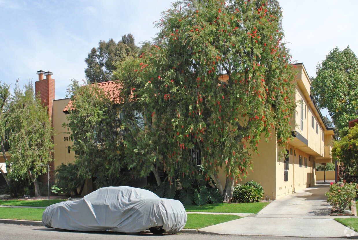 Foto del edificio - 3620 Watseka Ave