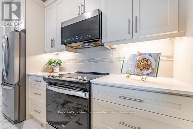 Photo du bâtiment - 830 Megson Terrace