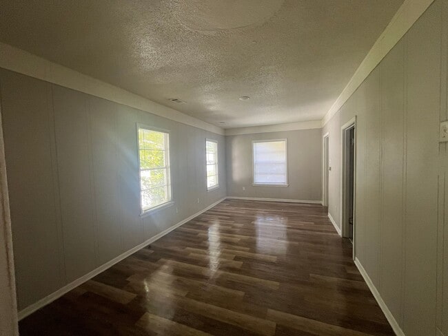 Building Photo - 1812 S Martin St