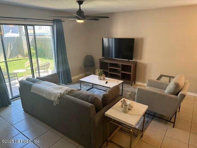 Foto del edificio - 757 2nd St S