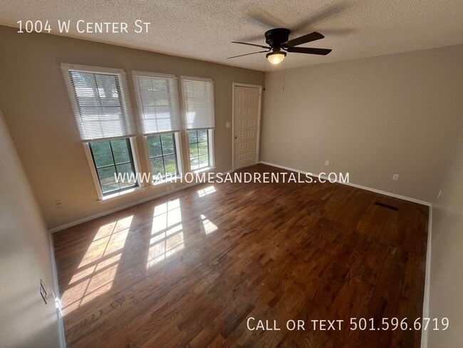Building Photo - 1004 W Center St | $895 | 2 beds, 1 full b...
