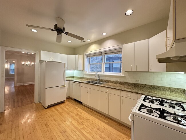 Foto del edificio - 2619 W Greenleaf Ave