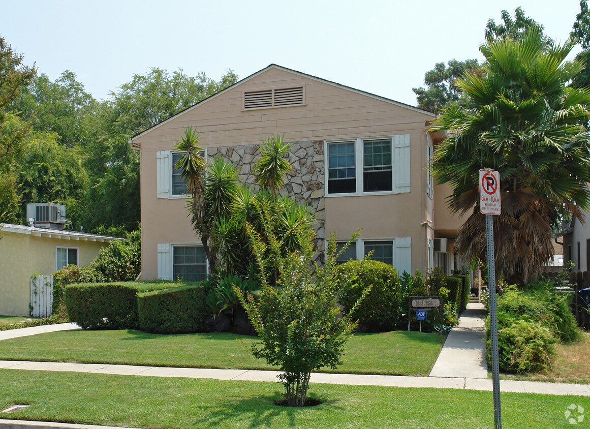 Foto del edificio - 5848-5850 1/2 Colfax Ave