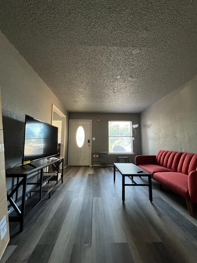 Foto principal - 109 SE 42nd St