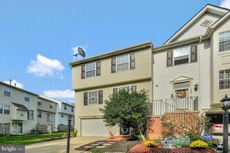 Building Photo - 2647 Longbow Ct