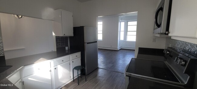 Building Photo - 9 St Joseph's Terrace