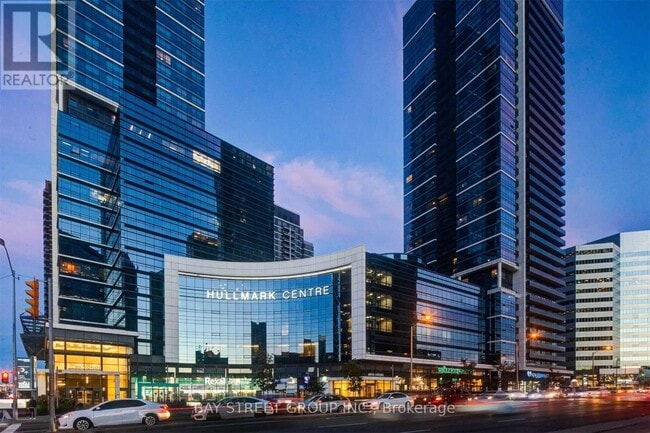 Photo du bâtiment - 5 Sheppard Ave E