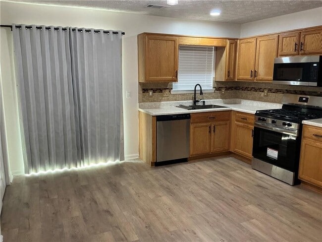 Foto del edificio - 3127 Fields Dr