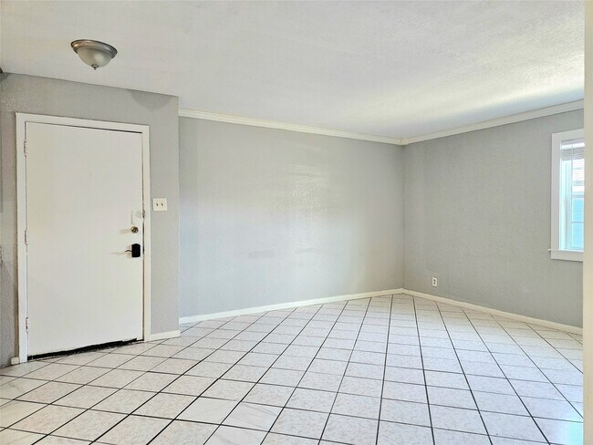 Foto del edificio - 1109 Broadway Avenue J