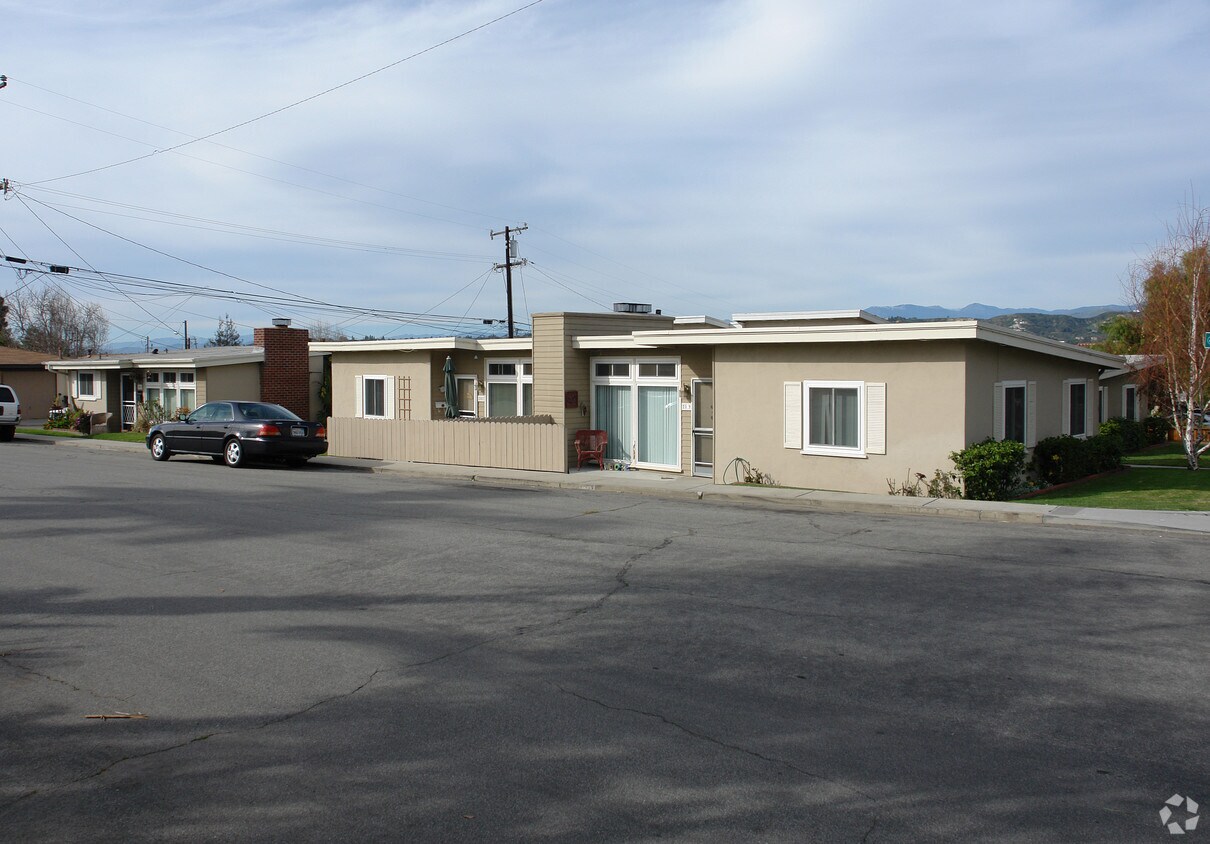 Primary Photo - 77-79 Fir St