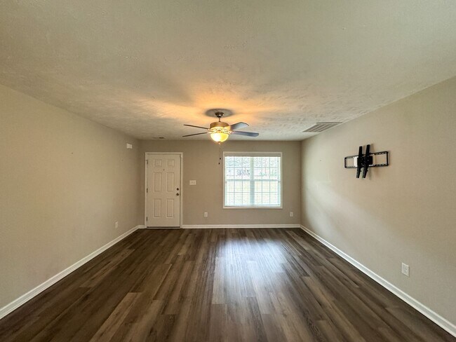 Foto del edificio - Well-Maintenance 4 Bed 2.5 Bath Hoke County Home