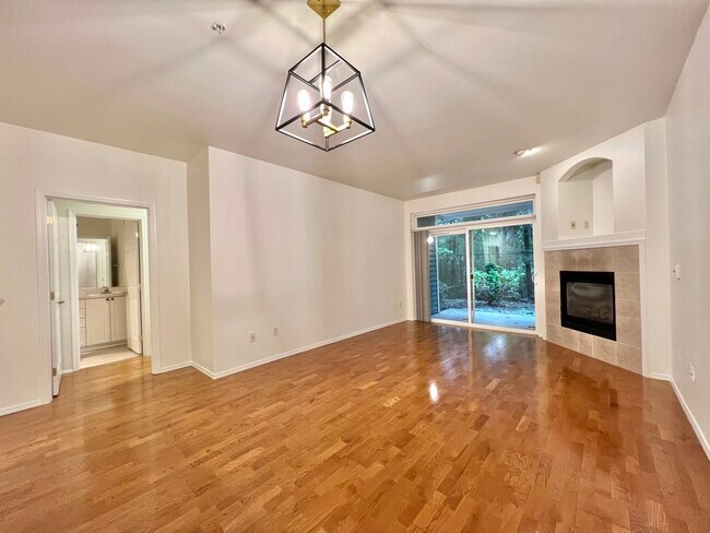 Living room - 12712 Admiralty Way