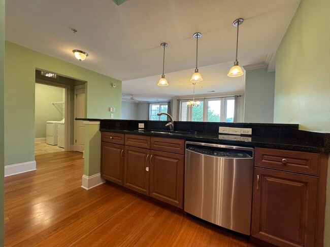 Building Photo - Mayfaire Townview 1 Bed/2 Bath + Bonus Room, Second Floor, Balcony