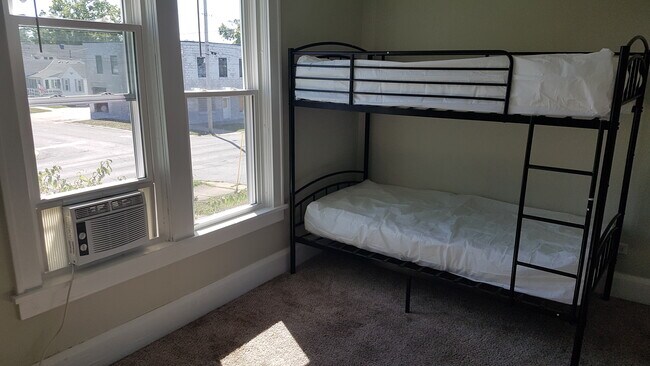 Foto del edificio - 1032 Perry St