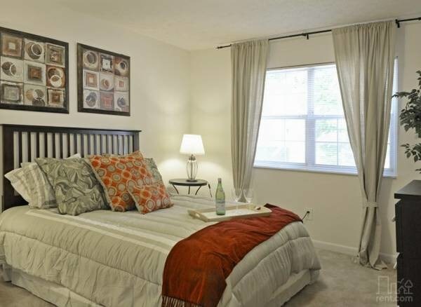 Foto principal - 7440 Riverside Pky