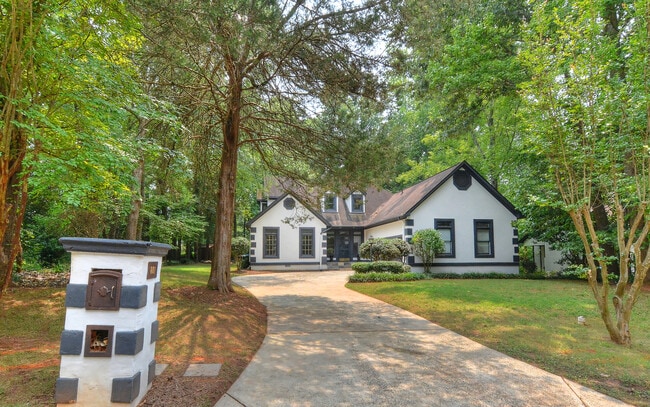 Photo - 801 Brightwood Ln House