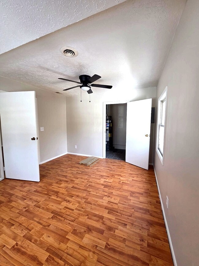 Building Photo - 14315 Ledgewood Ave