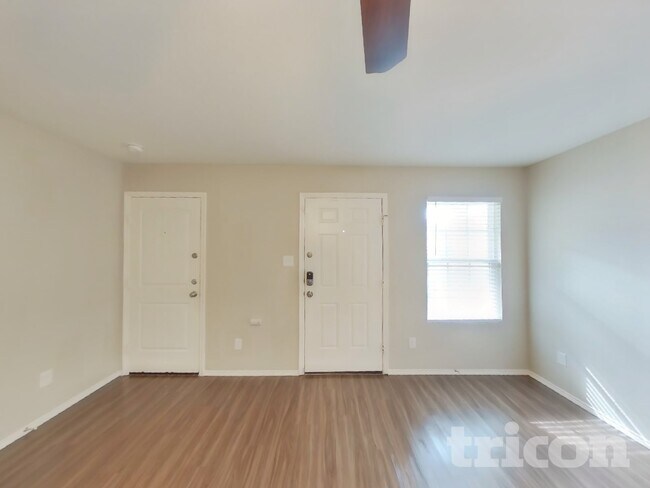 Foto del edificio - 5668 McClelland St