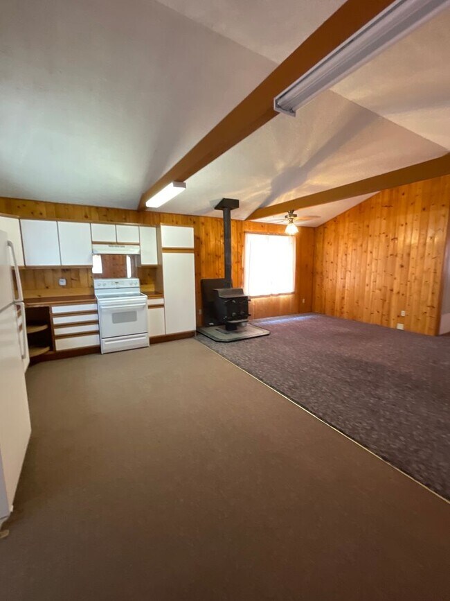 Foto del edificio - Country Living - 1 Bedroom / 1 Bath Home in Redmond