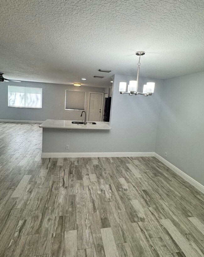 Building Photo - 77 Fairways Ln