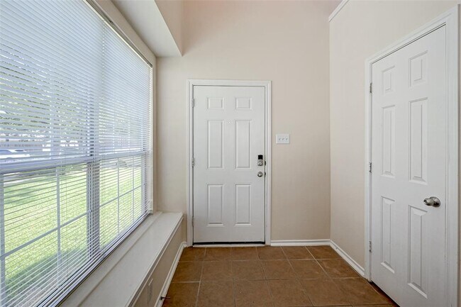Foto del edificio - 5631 Claybeck Ln
