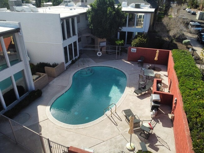 Building Photo - 6935 E 4th St