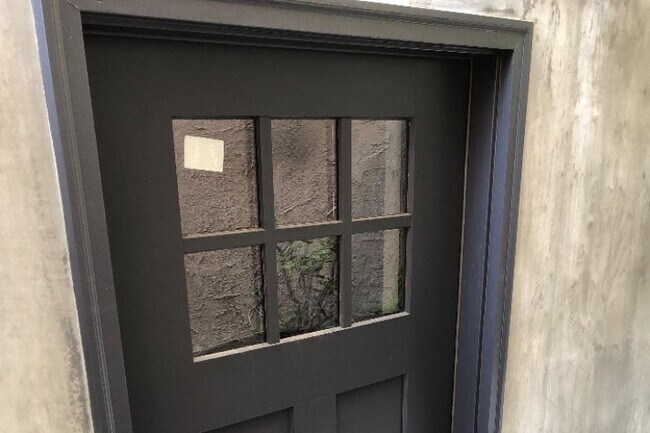 Entrada al estudio - 202 39th St