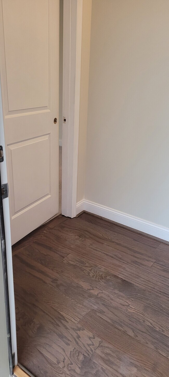 Corridor - 2060 Alder Ln