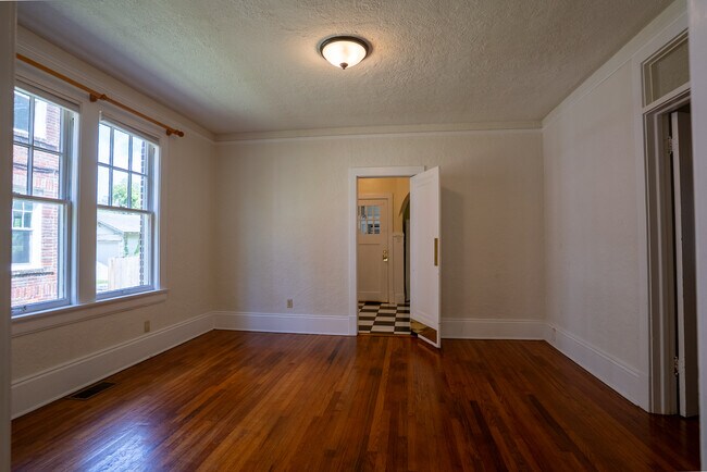 Foto del edificio - 2733 Herschel St