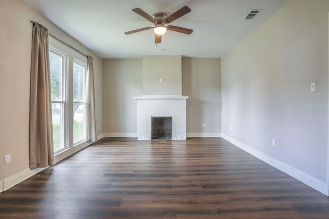 Foto del edificio - 2126 McKenzie Ave