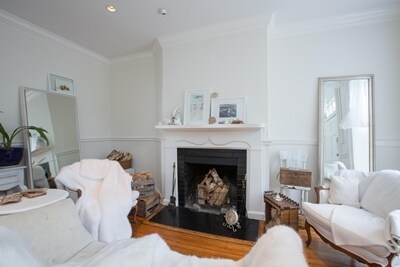 Building Photo - 137 S Fairfax St