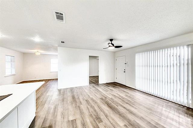 Foto del edificio - 2322 San Paula Ave