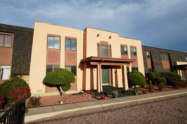 Foto del edificio - 2905 Mesa Rd