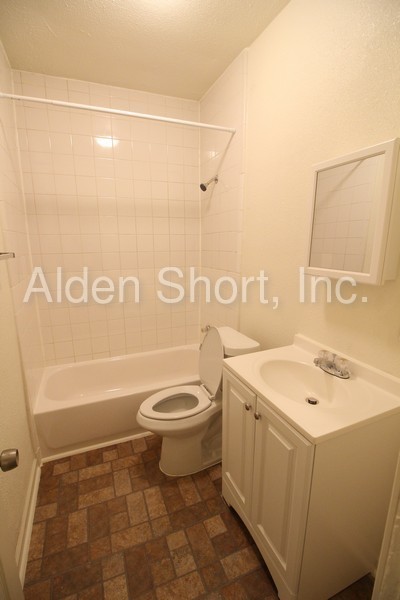 Building Photo - 4 bed, 2 bath home in Pleasant Grove