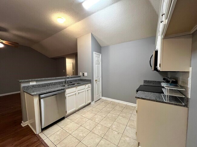 Foto del edificio - 7140 Lindsey Leaf Cove