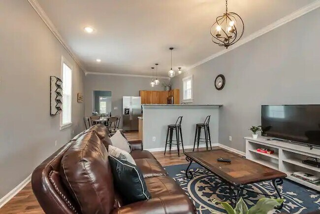 Foto del edificio - 466 E Brandeis Ave