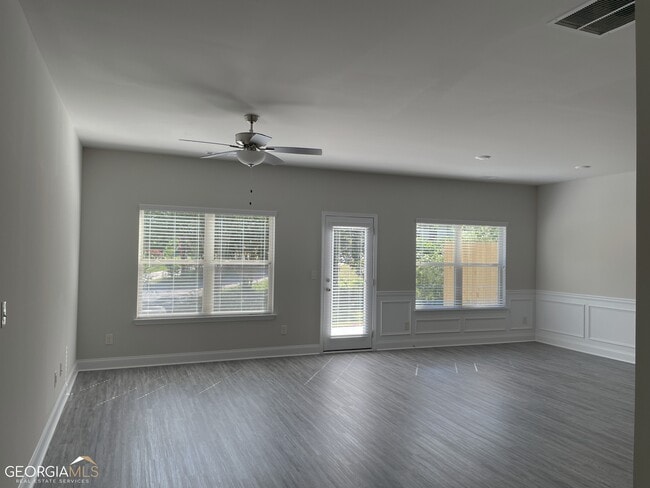 Building Photo - 370 Rockfern Ct