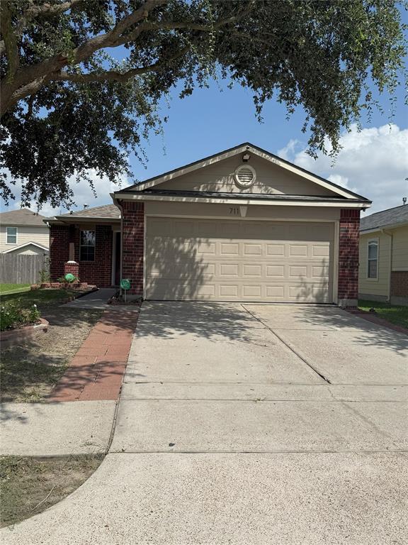 Primary Photo - 711 Sun Lodge Dr