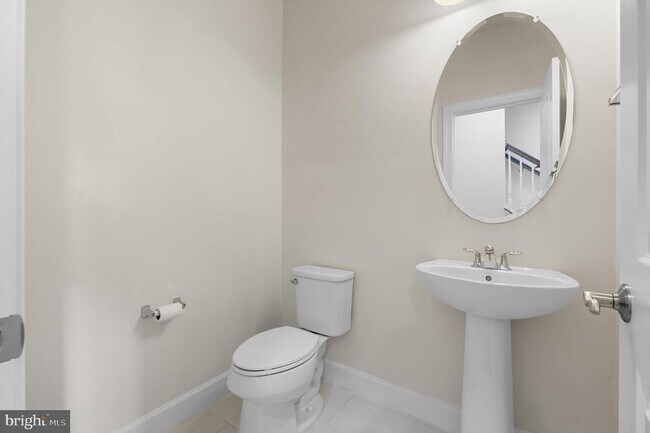Foto del edificio - 2962 Chalkstone Pl
