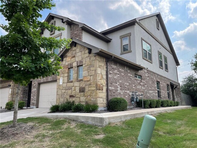 Building Photo - 2304 S Lakeline Blvd