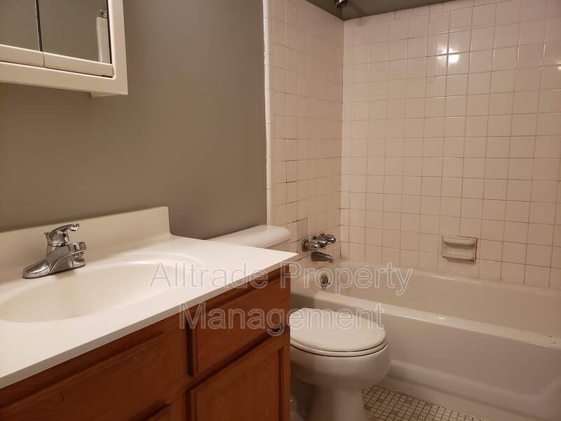 Building Photo - 1606 Lucia Ave