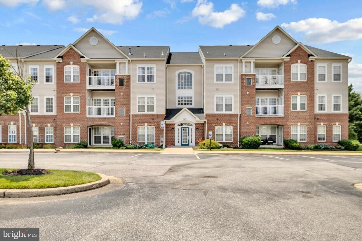 Foto principal - Piney Orchard - Ground Level entry - 2 bed...