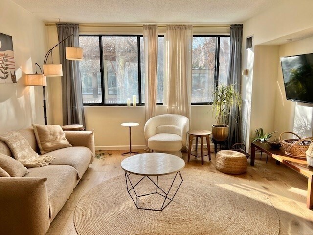 Building Photo - 1731 Beacon St