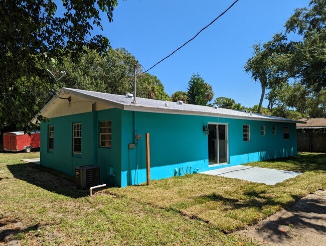 Building Photo - 385 35th Ave