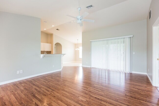 Building Photo - 1305 SW 11th Terrace