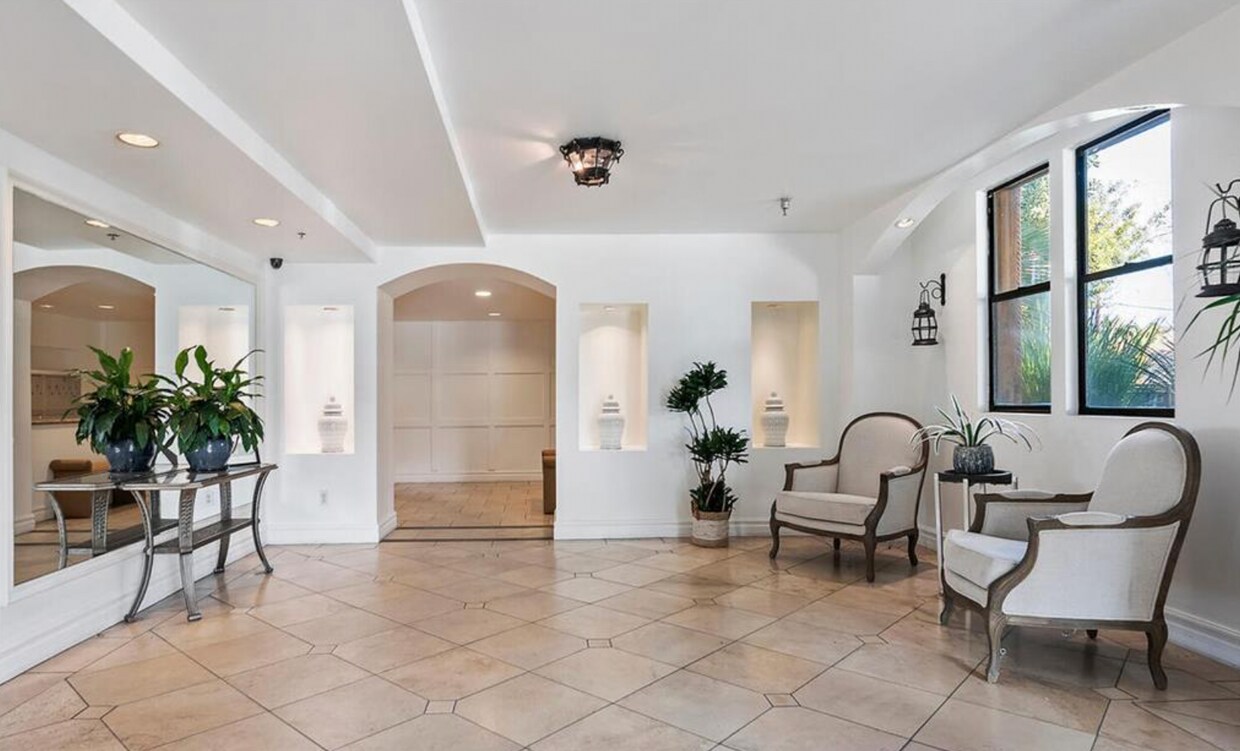 Primary Photo - 12603 Moorpark St